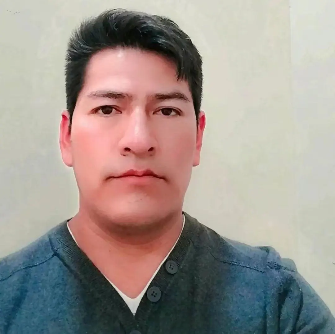 Carlos Velasco  (5/5⭐)